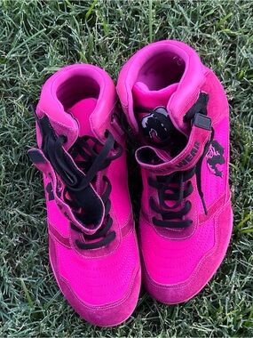 Gorilla‎ Wear Women's High-Top Gym Trainers – Vibrant Pink size 8.5